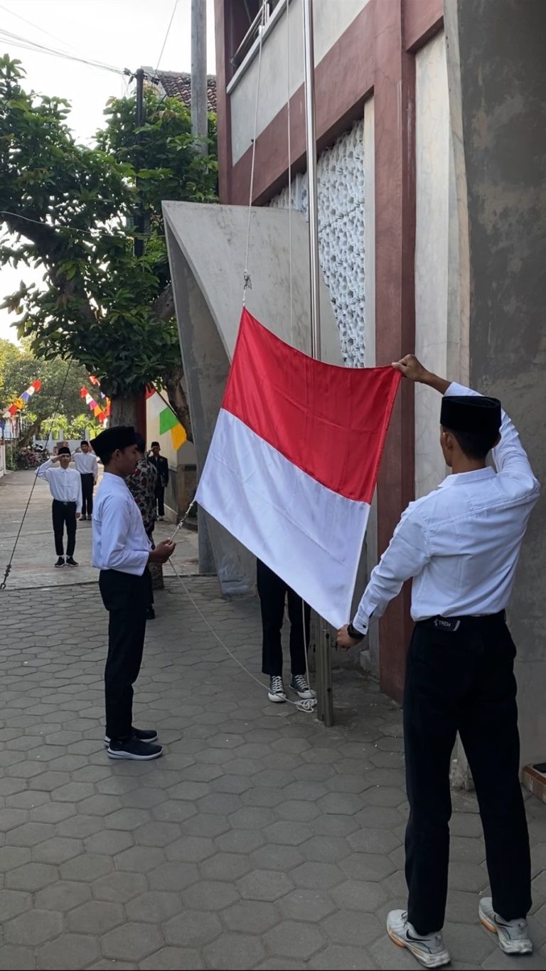 Peringatan HUT ke-79 RI di Pesantren Baitul Qudus: Membangun Karakter dan Semangat Kebangsaan